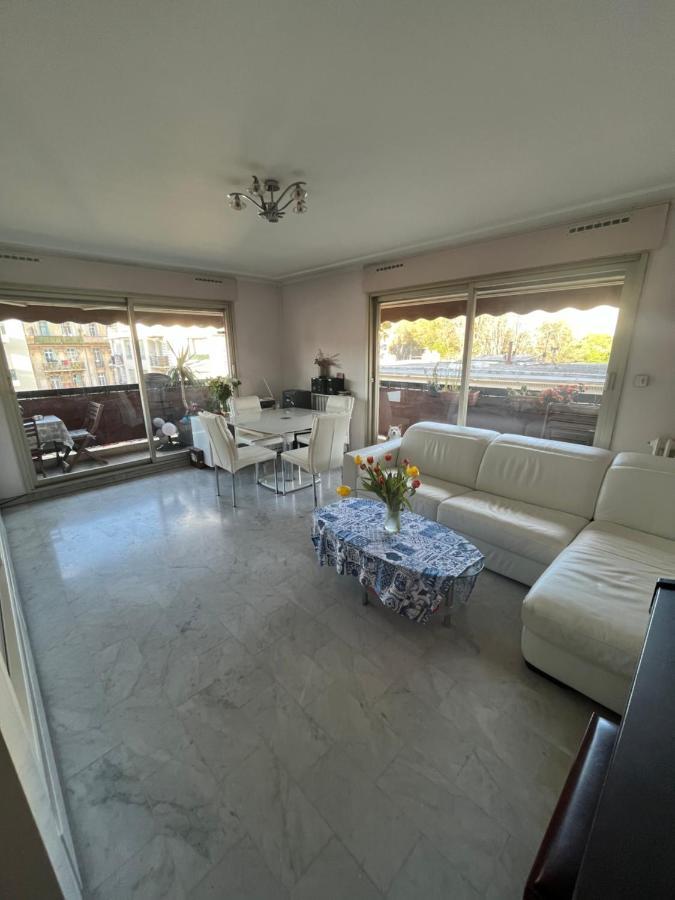 Chambre Privee Avec Terrasse Au Port De Ницца Экстерьер фото